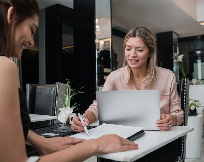 Laissez-vous guider et construisez votre projet avec nos experts en literie d’hôtellerie